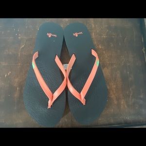 Sanuk Women’s Flip Flops
